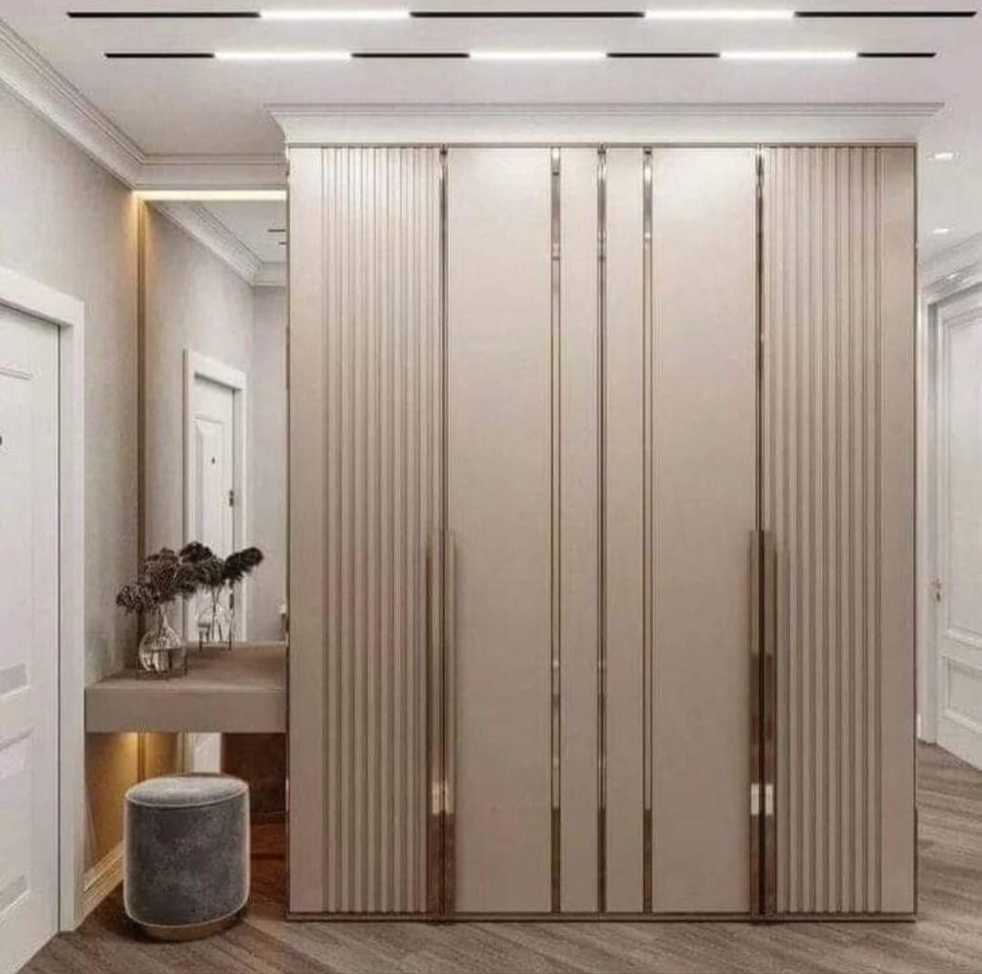 4-Door Swing Wardrobes (in different Variants)
